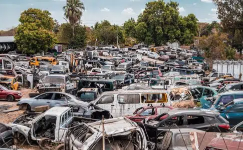 voiture à la casse