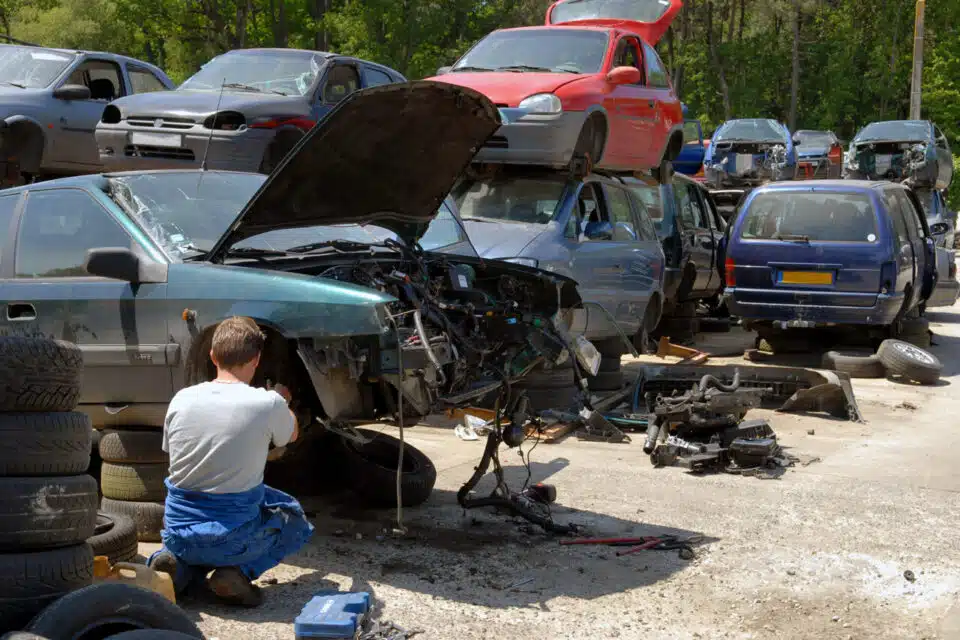 Quelle casse auto choisir pour l’achat des pièces