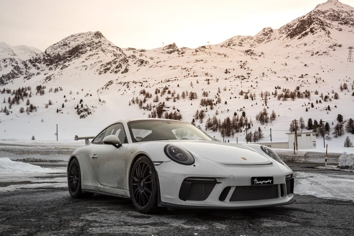 Comment choisir les bonnes pièces détachées pour votre Porsche : un guide complet
